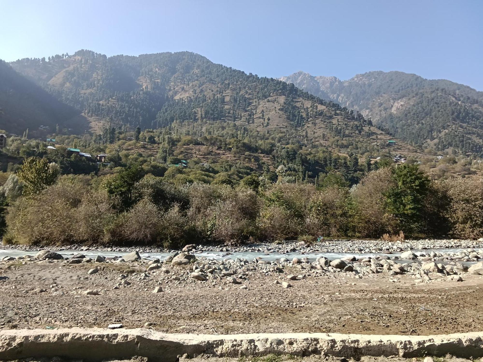 River-Scape Anantnag Exterior foto